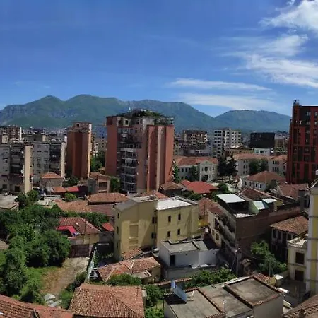 Apartment Toptani In City Center